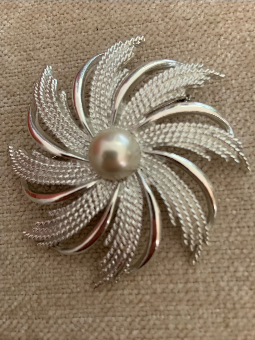 Elegant Silver-Tone Floral Pearl Scarf Brooch